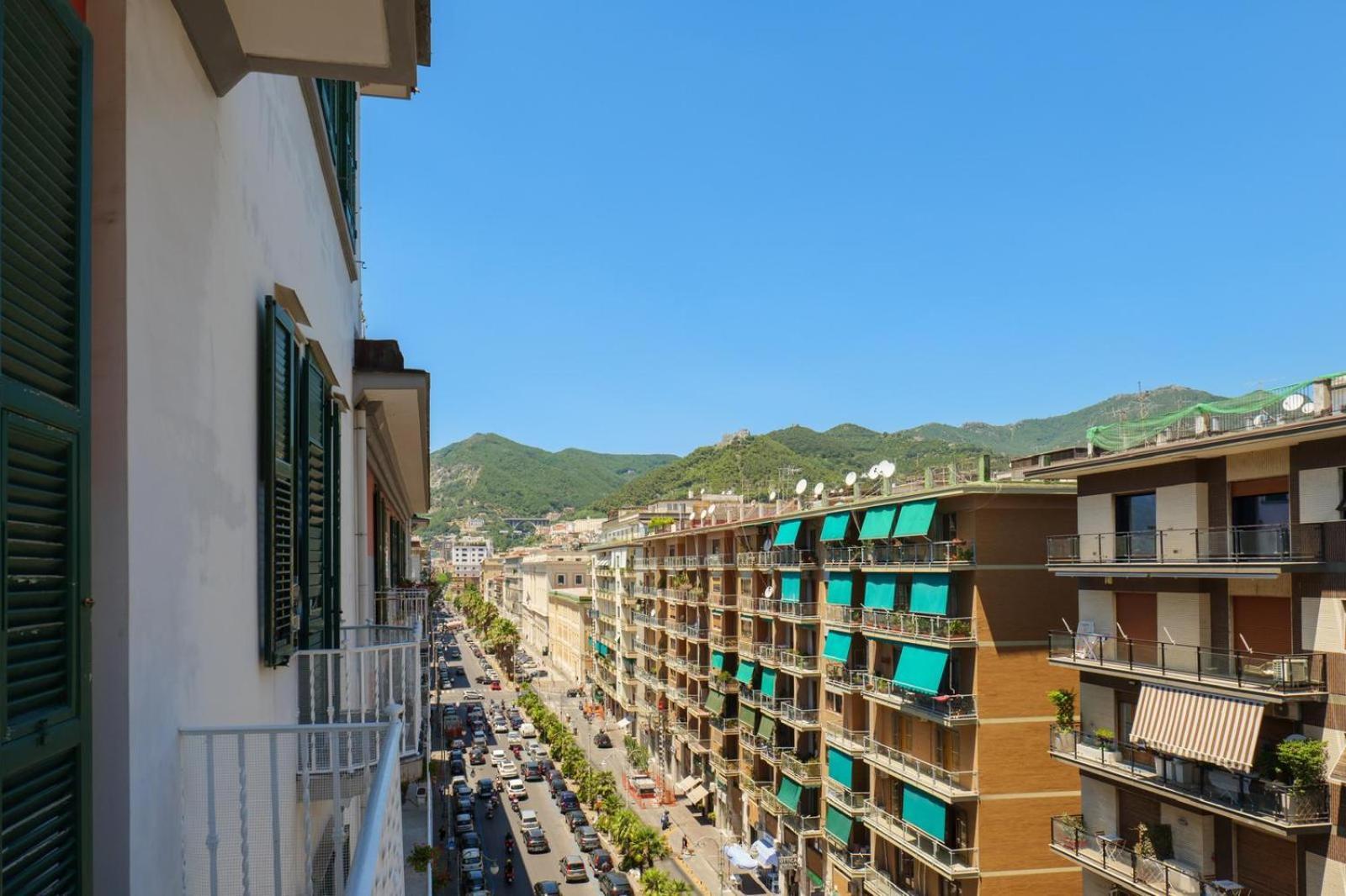 Palazzo Galeoni Luxury Suites 살레르노 외부 사진