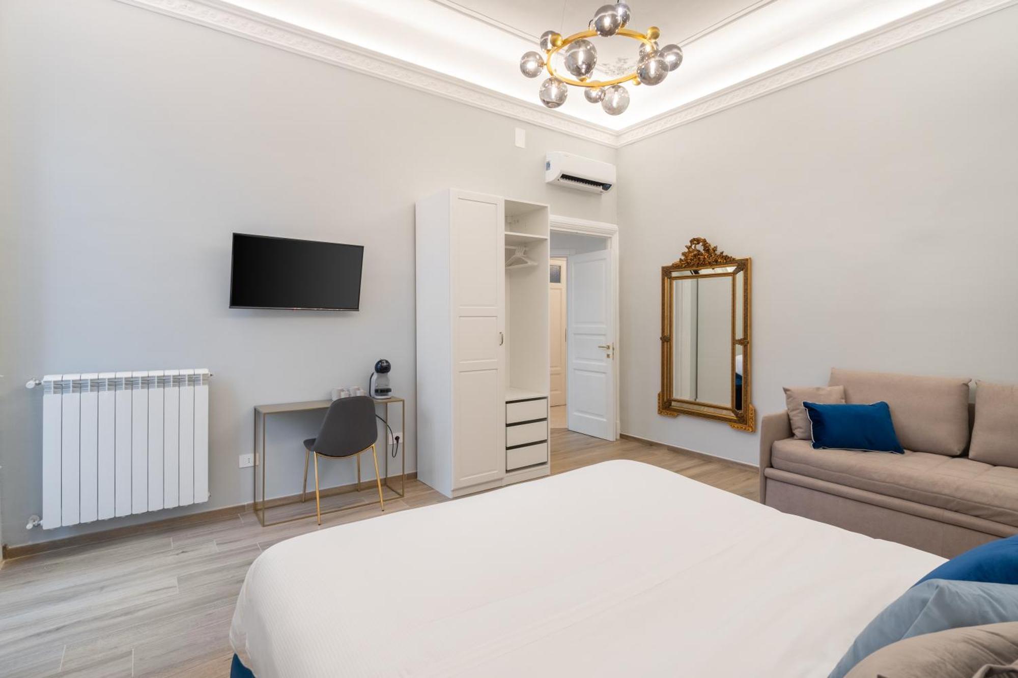 Palazzo Galeoni Luxury Suites 살레르노 외부 사진